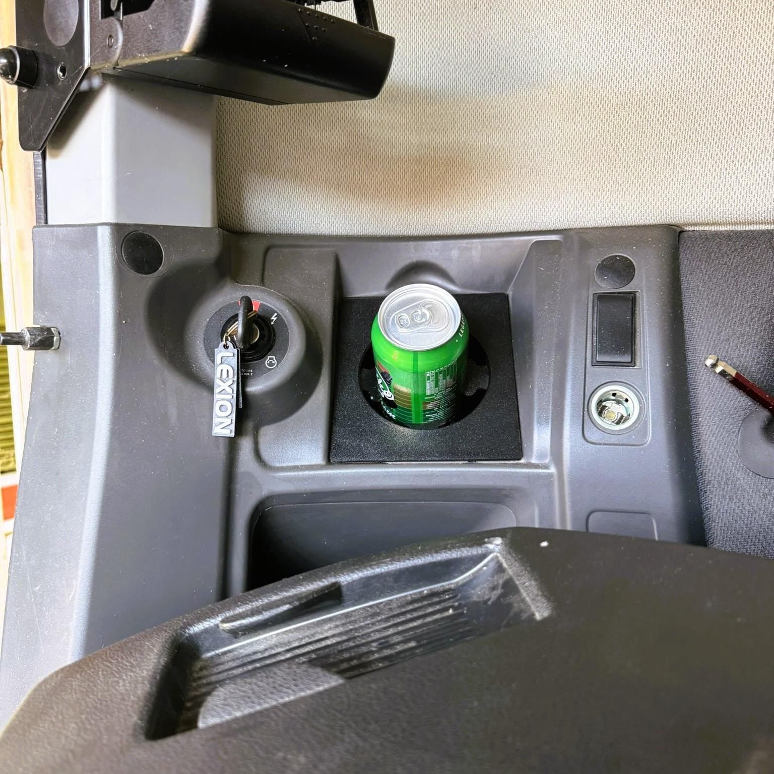 Getränkehalter für Claas Lexion/Tucano Serie (2011–2020) – Plug & Play Installation - Exact Designs