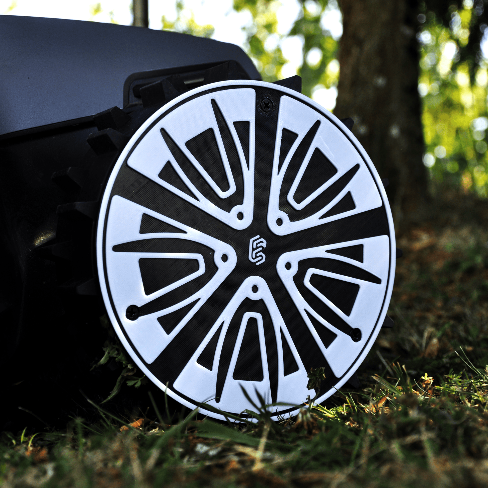 Mammotion Yuka Mini – Radabdeckung im sportlichen Stil - Exact Designs