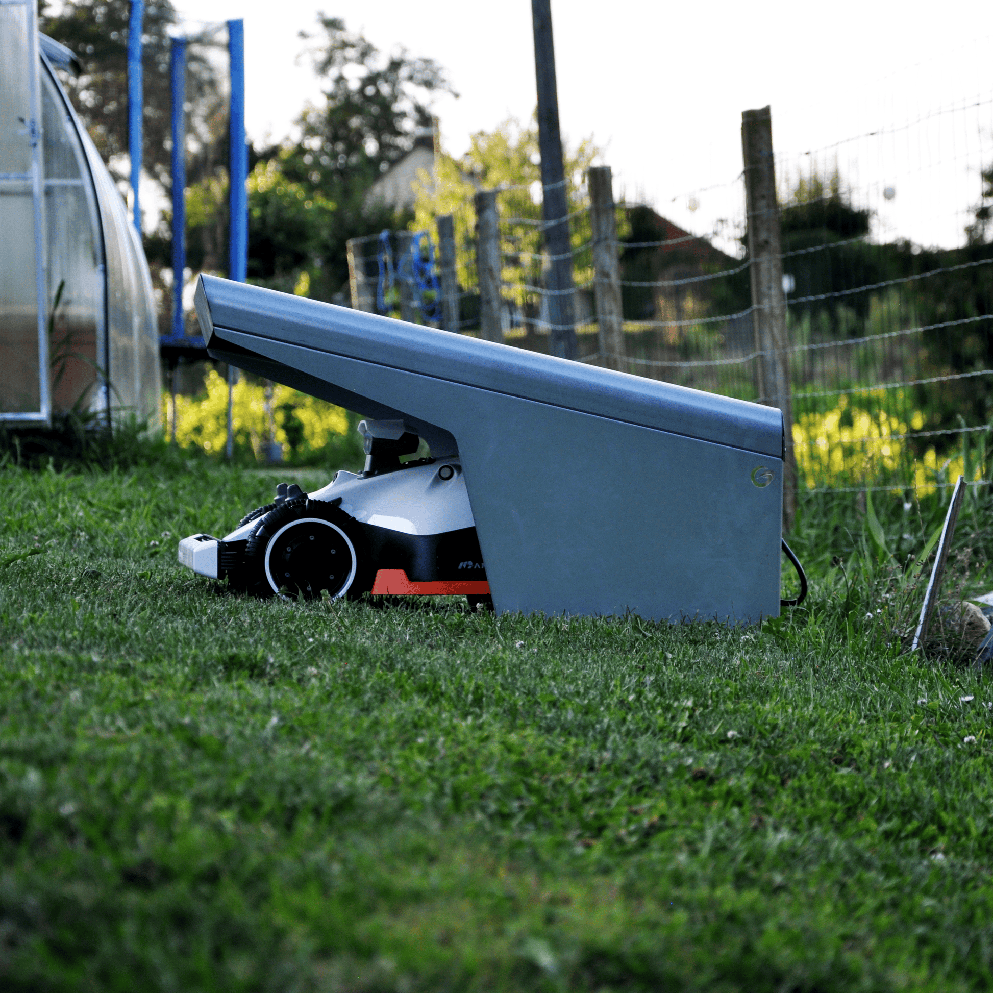 Metall - Garage für Mähroboter – Schutz vor Sonne & Regen – Universal - Exact Designs